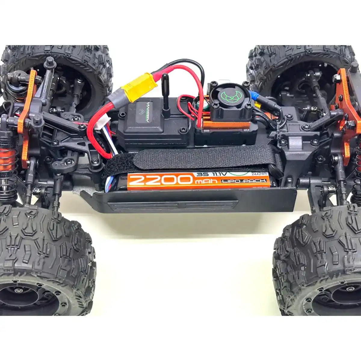 Absima MINI AMT BL/3S Monster Truck 1:16 RTR Lila 16030 – Elektronik und Akku von oben
