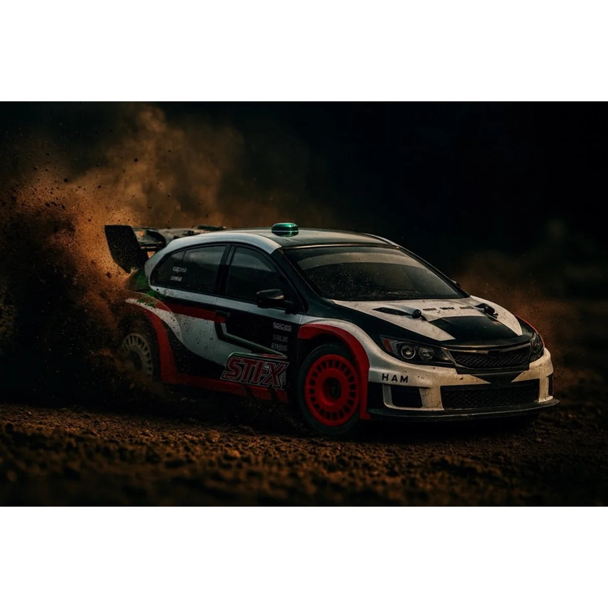 Absima STi-X Rally brushed 4WD + NiMH 2000mAh 12233-Set im Maßstab 1:10 Rally RTR – Seitenansicht