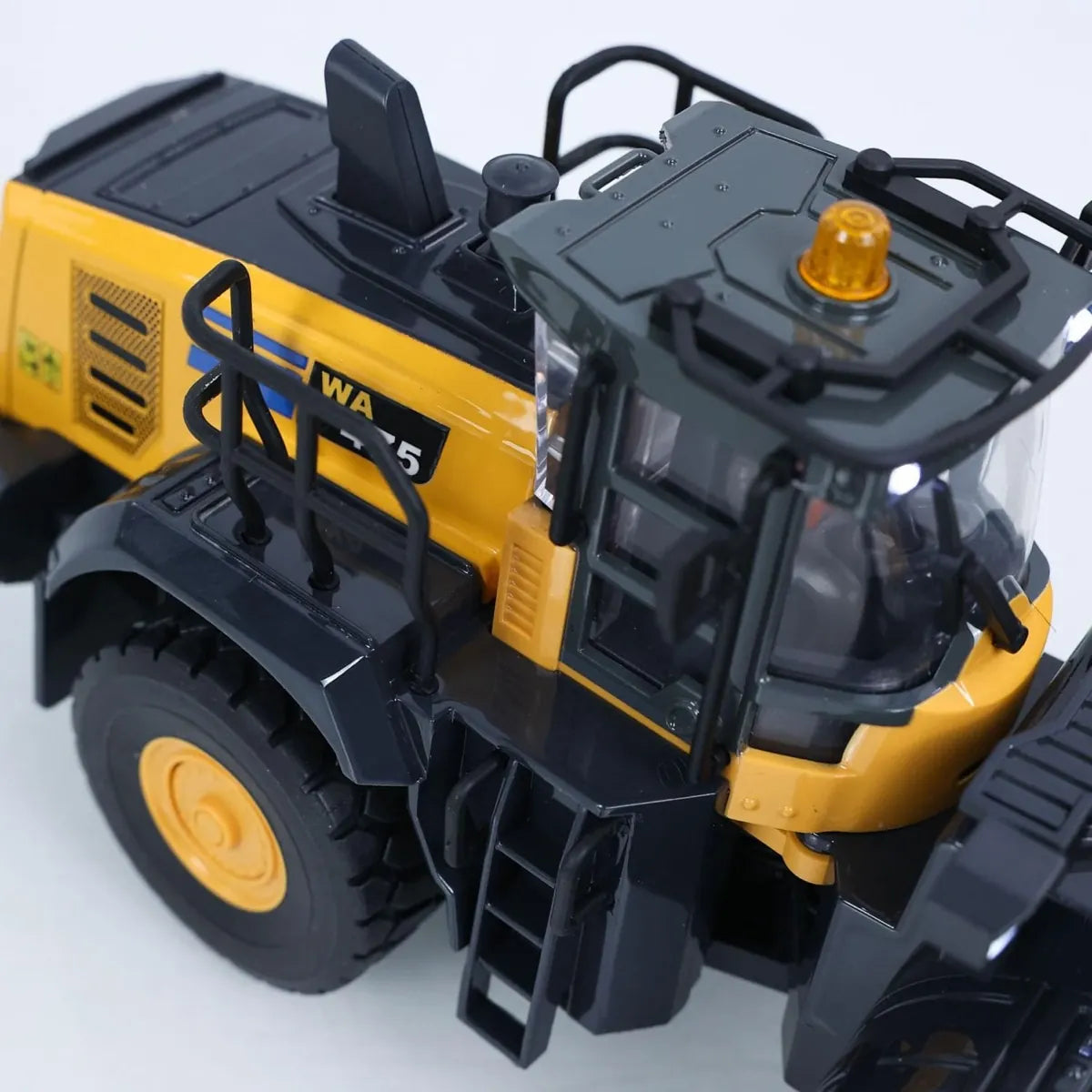 Absima Yigong RC Radlader Die-Cast 80006 im Maßstab 1:50 Baumaschine RTR – Seitenansicht