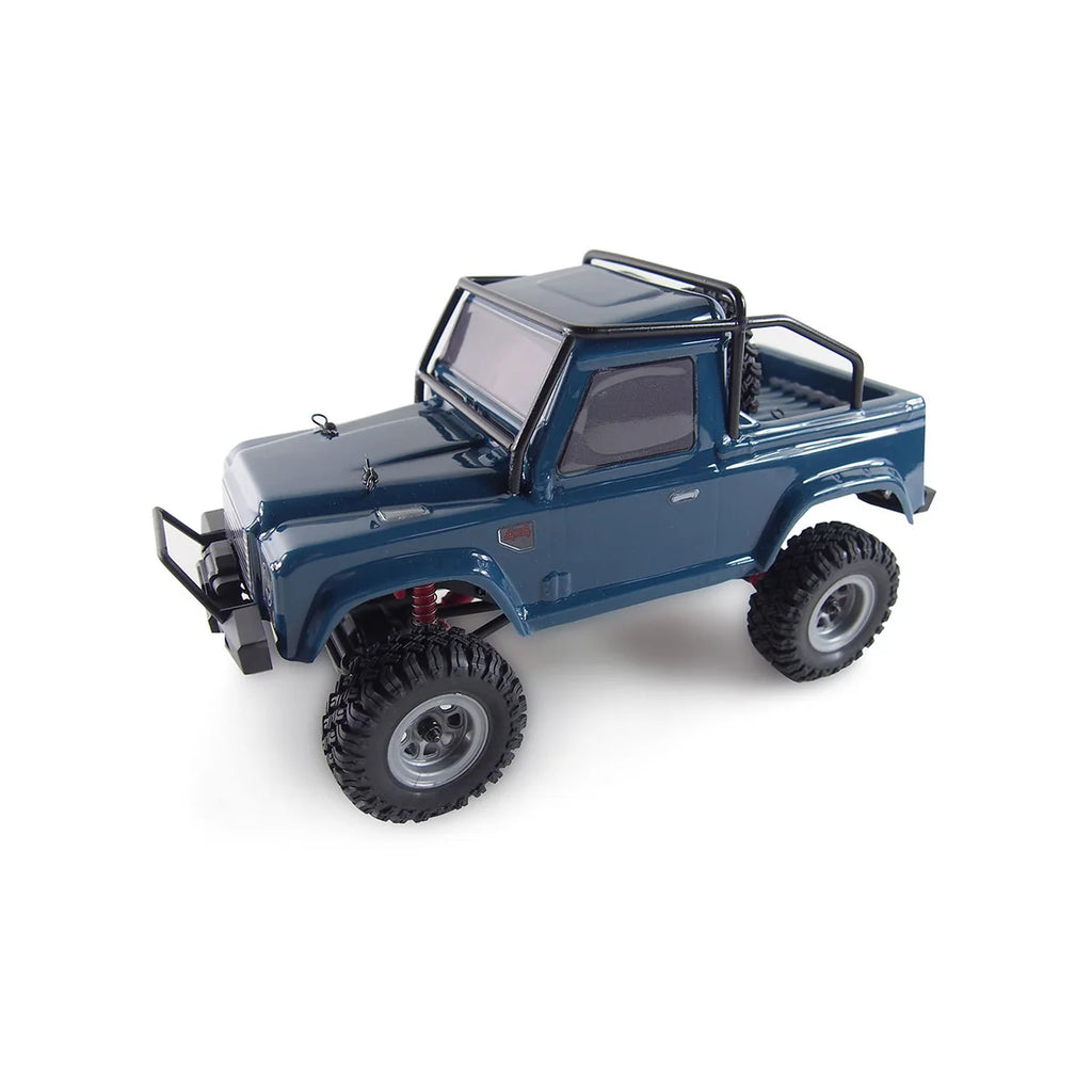 Amewi AMXRock Crawler AM24 4WD blau 22372 im Maßstab 1:24 Crawler RTR – Seitenansicht mit großen Geländereifen und Schutzügel