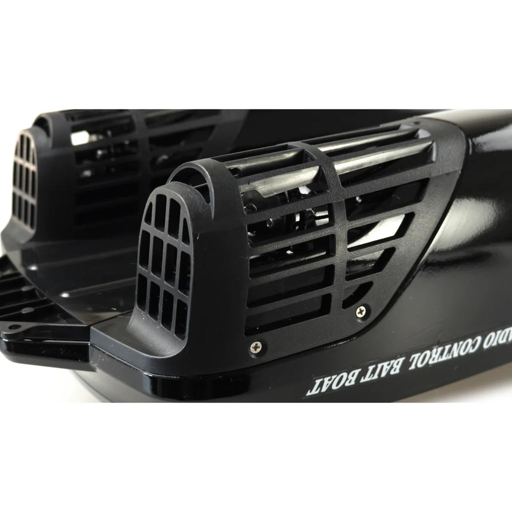 Amewi Baiting 500 V3 Futterboot 26080 Futterboot RTR – Detailansicht mit Futterauswurfmechanismus und Gitterabdeckung