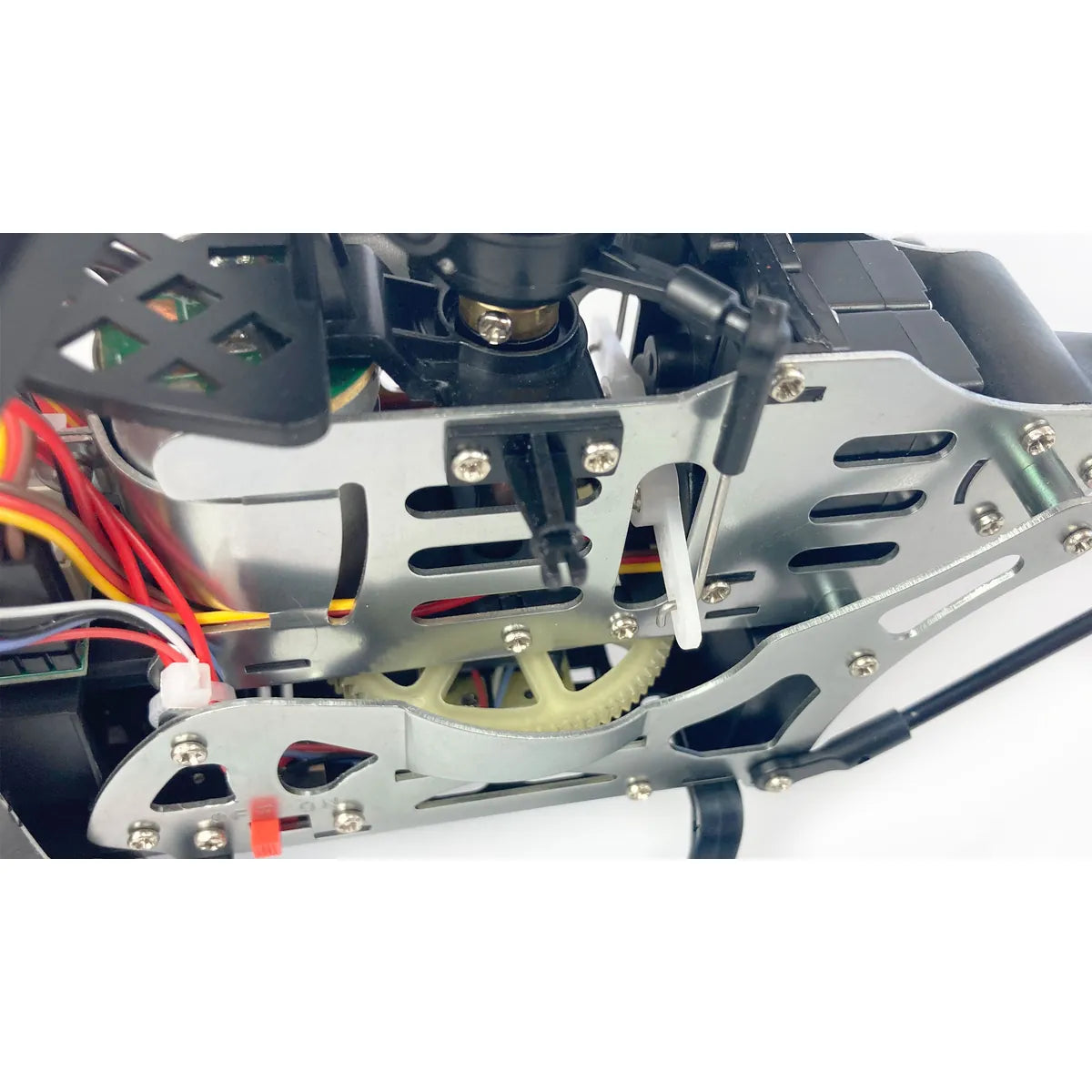Amewi Buzzard V2 Single-Rotor-Helikopter 4-Kanal Weiß 25317 Helikopter RTF – Detailansicht