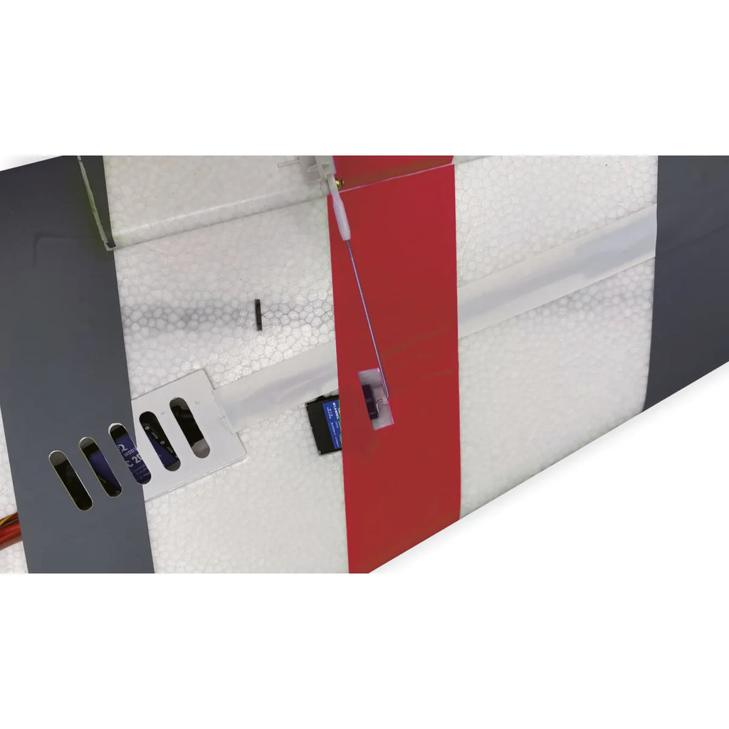 Amewi Eagle Twin V2 40mm EDF Nurflügler Rot 24133 Flugzeug PNP – Detailansicht Innenaufbau mit Lufteinlässen und Elektronik