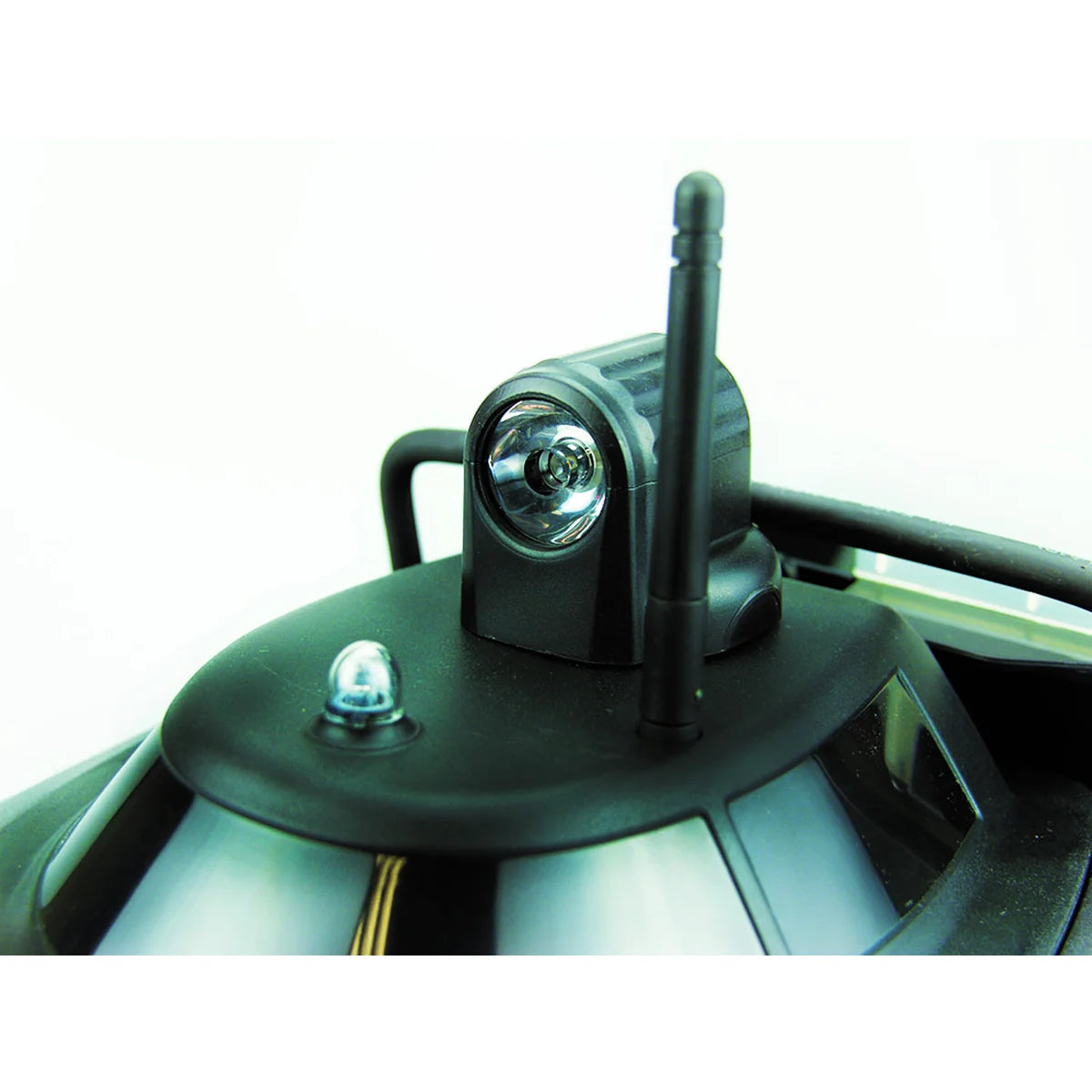 Amewi Futter-/Köderboot V3 620mm 26019 Futterboot RTR – Detailansicht mit Antenne, Scheinwerfer und Kamera