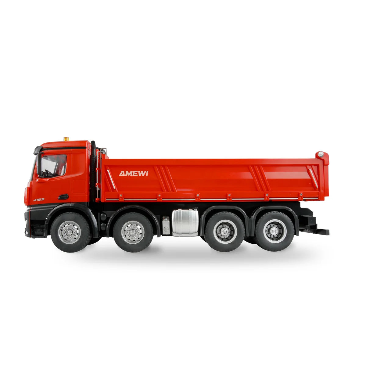 Amewi Mercedes-Benz Arocs Muldenkipper 8x4/4 4WD rot 22693 im Maßstab 1:18 Baumaschine RTR – Seitenansicht