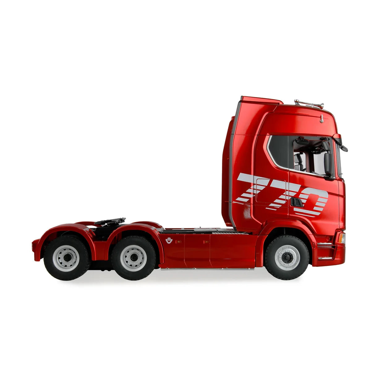 Amewi Scania 770 S Zugmaschine 6x4 Rot 22717 im Maßstab 1:18 Truck RTR – Seitenansicht Rot lackierte Zugmaschine im Profil