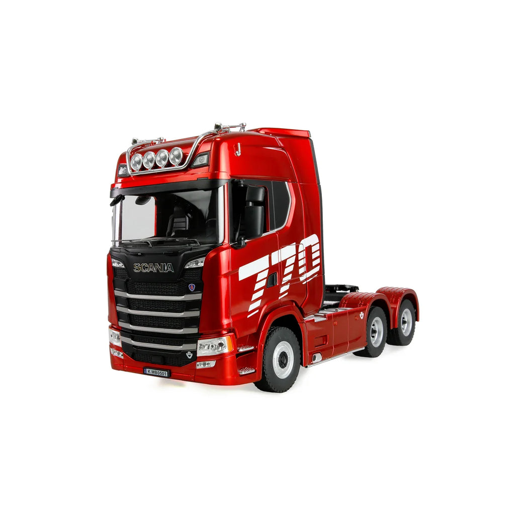 Amewi Scania 770 S Zugmaschine 6x4 Rot 22717 im Maßstab 1:18 Truck RTR – Seitenansicht mit Dachleuchten und weißem Streifen