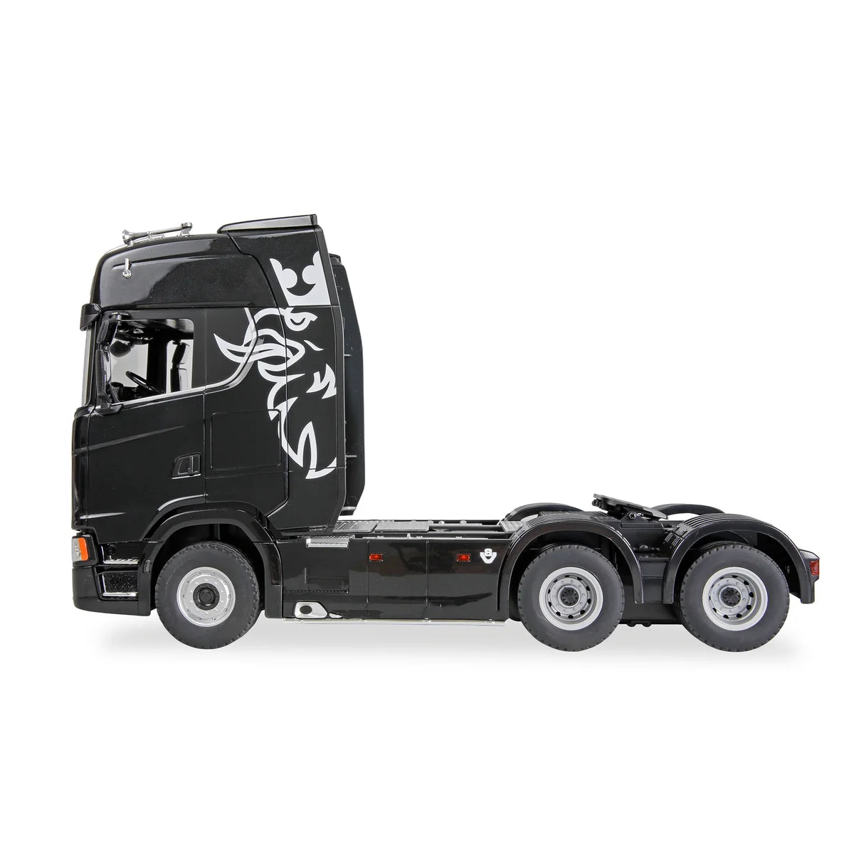 Amewi Scania 770 S Zugmaschine 6x4 Schwarz 22760 im Maßstab 1:18 Truck RTR – Seitenansicht