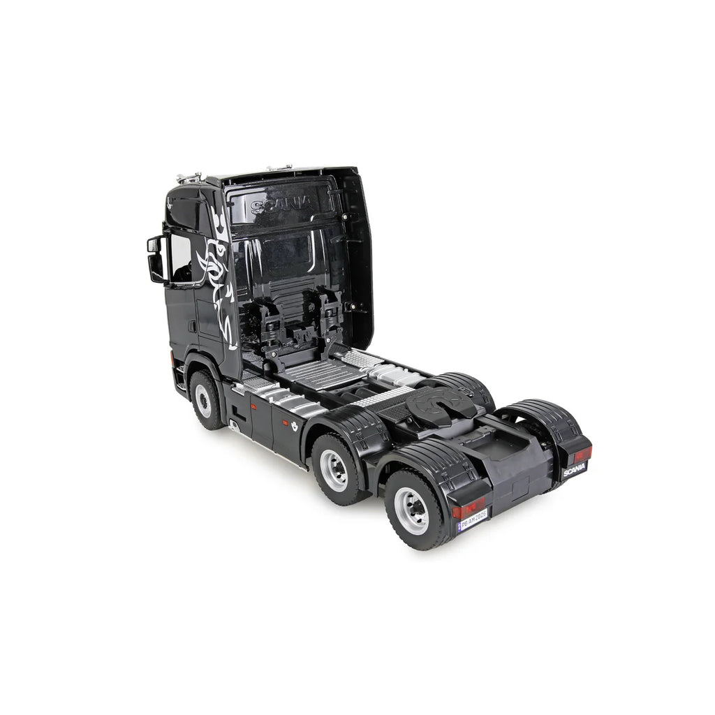 Amewi Scania 770 S Zugmaschine 6x4 Schwarz 22760 im Maßstab 1:18 Truck RTR – Seitenansicht