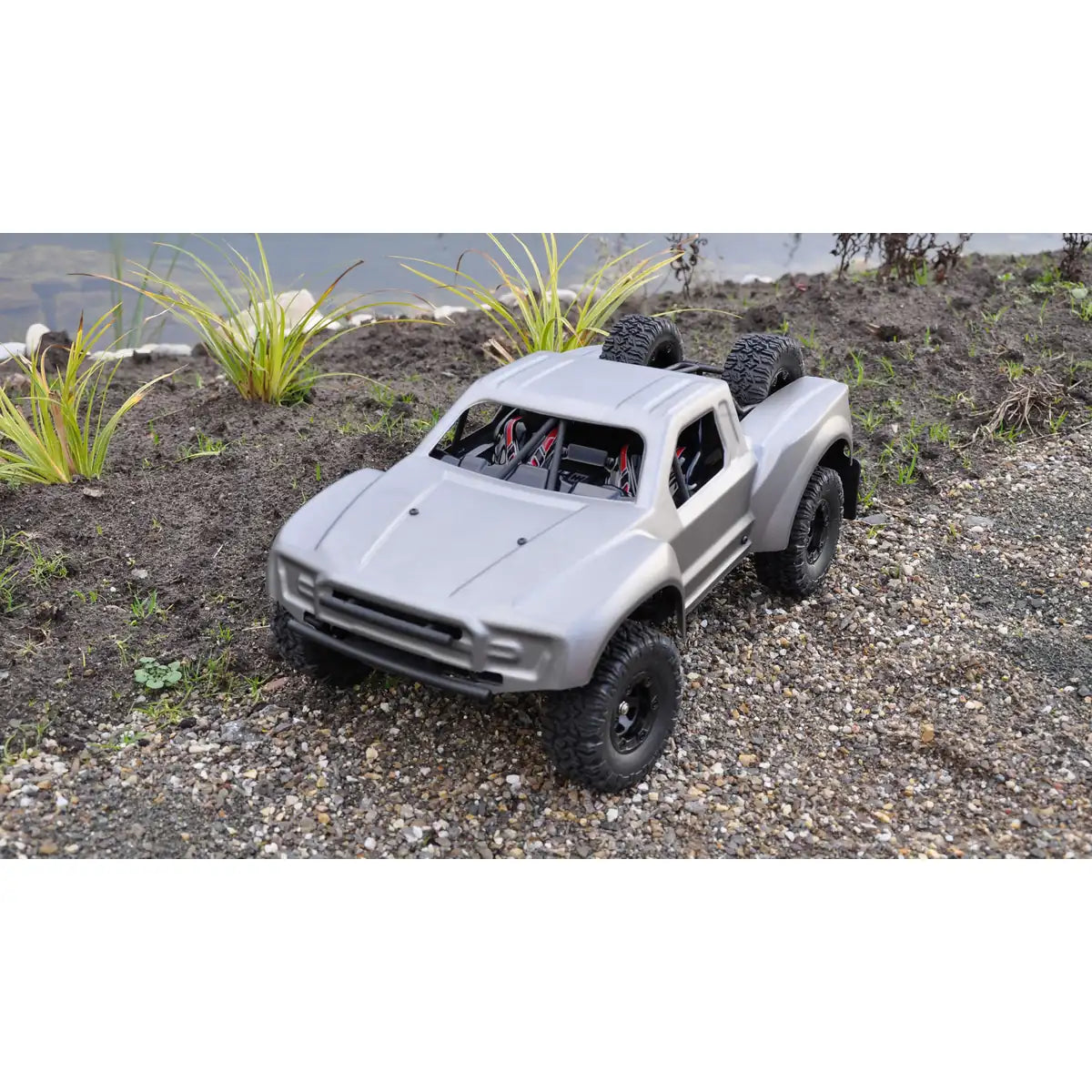 Amewi Short Course Truck SC12 brushed Silber 22430 im Maßstab 1:12 Offroad RTR – Draufsicht