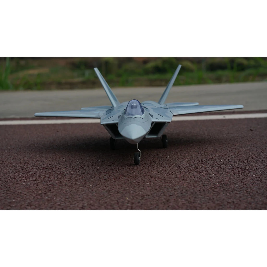 Amewi XFly F-22 Raptor Jet Twin 40mm EDF 24145 Flugzeug PNP – Frontansicht mit eingeklapptem Fahrwerk und Antennen