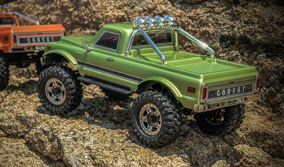 Hobby Plus CR18P EVO-V2 Convoy Crawler 1:18 4WD RTR Grün HBP1810504-GN – Actionbild im Gelände