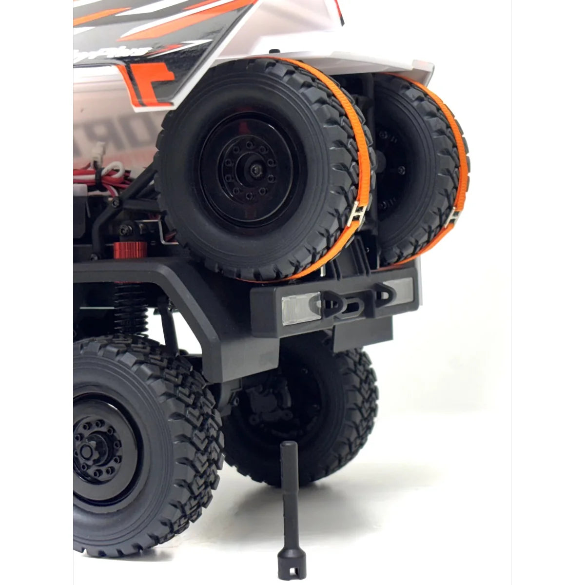Hobby Plus DKR-4 Fortis brushless Rally Truck 4WD Weiß HBP1810820-WH im Maßstab 1:18 Rally RTR – Rückansicht