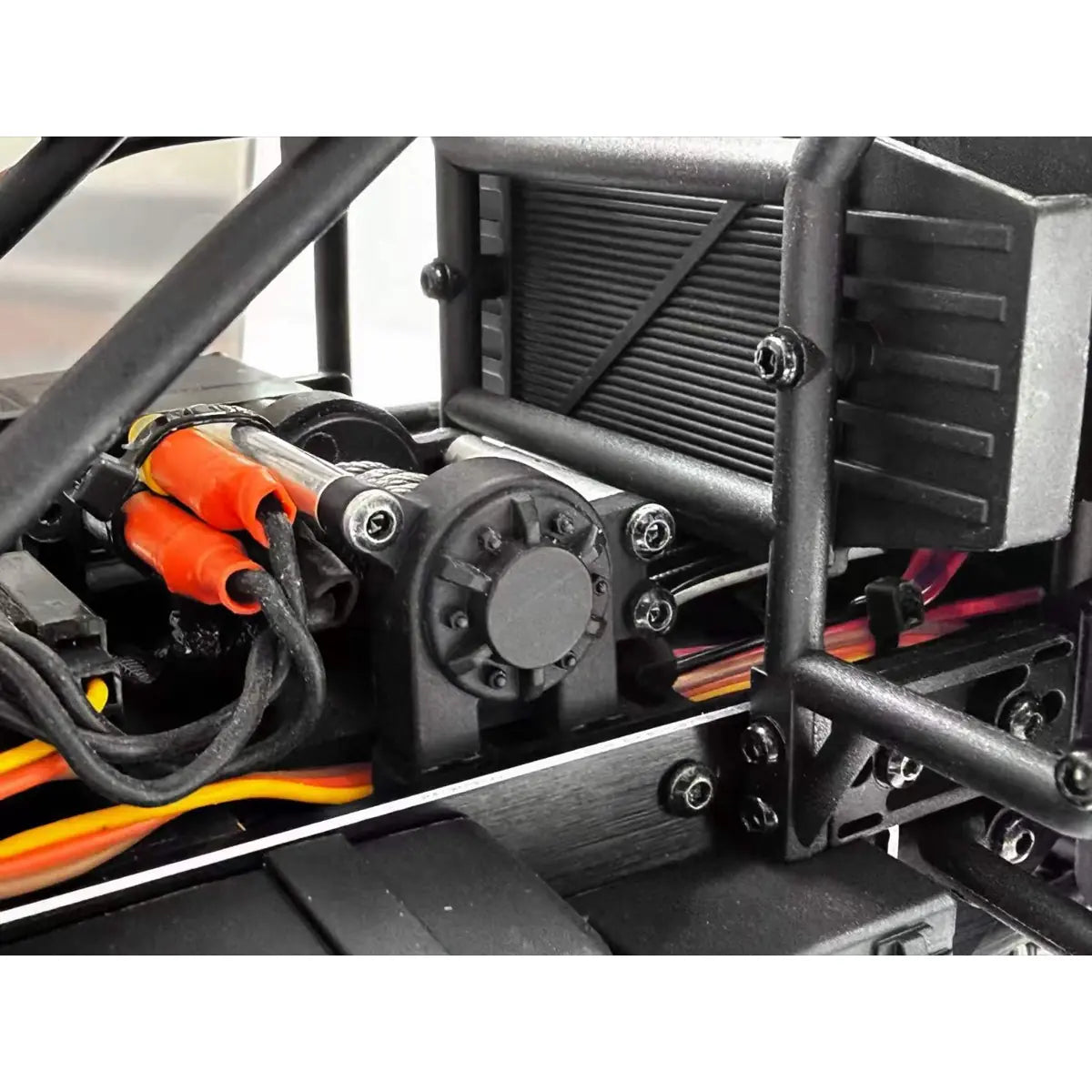 Hobby Plus DKR-4 Fortis Rally Truck 4WD Rot HBP1810810-RD im Maßstab 1:18 Rally RTR – Innenraum
