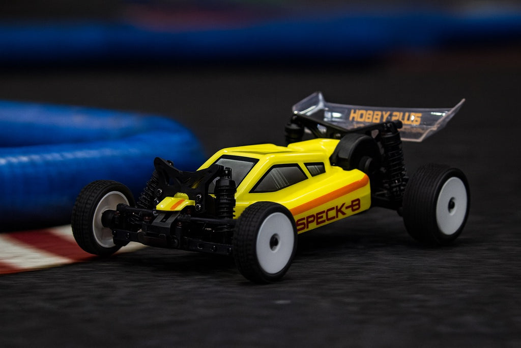 Hobby Plus Speck-B RC Buggy 1:24 2WD RTR Beige HBP2410250-C1 – Actionbild