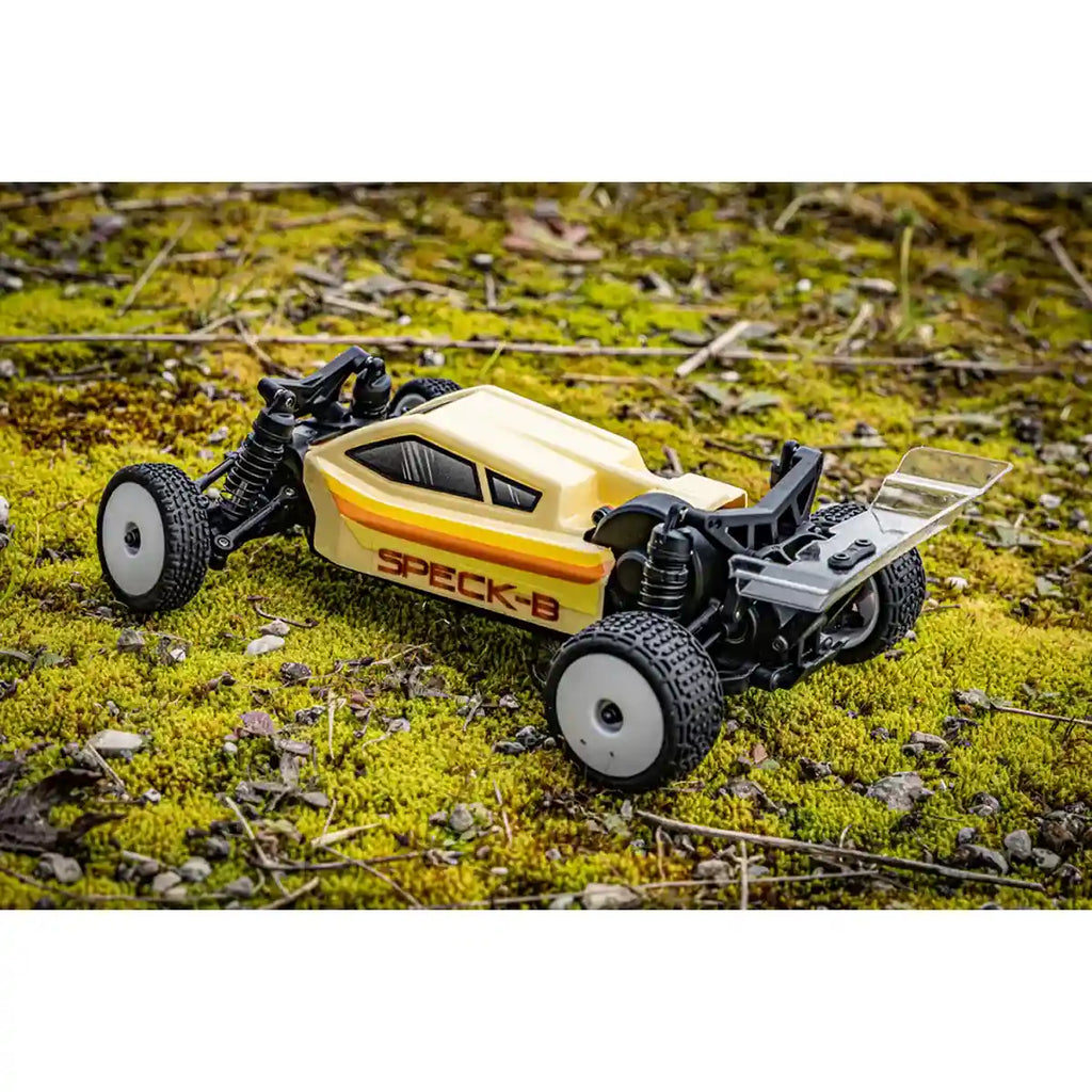 Hobby Plus Speck-B RC Buggy 1:24 2WD RTR Beige HBP2410250-C1 – auf der Wiese