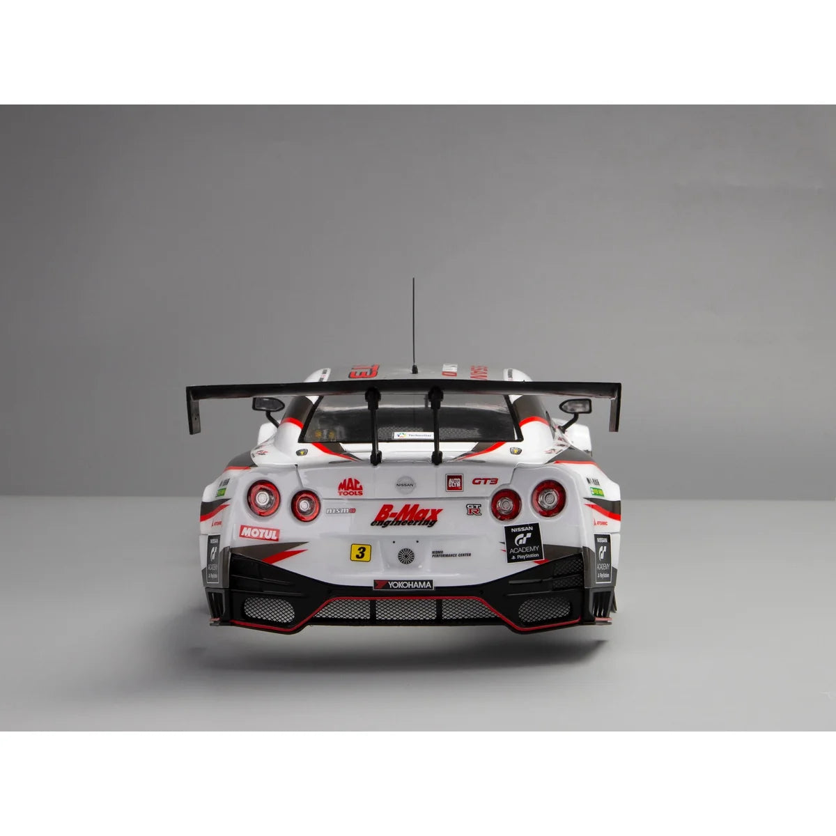 Killerbody B-MAX NDDP GT-R (NISSAN NISMO GT3) Karosserie lackiert KB48664 im Maßstab 1:10 Touring Car & Onroad – Frontansicht