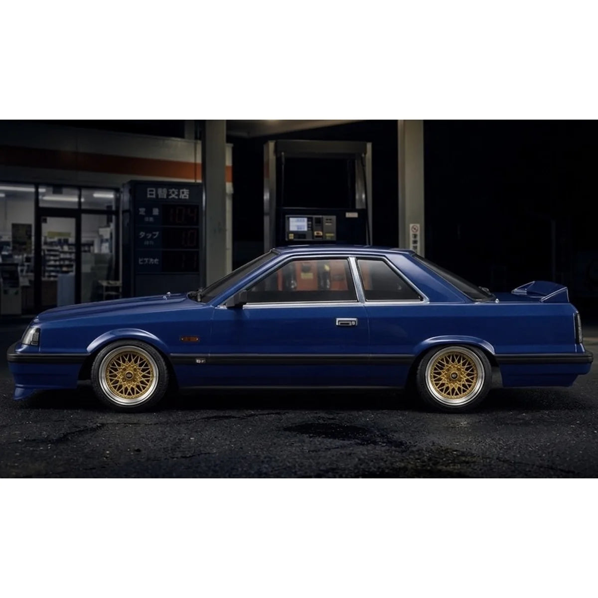 Killerbody NISSAN SKYLINE R31 Karosserie lackiert Blau KB48678 im Maßstab 1:10 Touring Car & Onroad – Seitenansicht